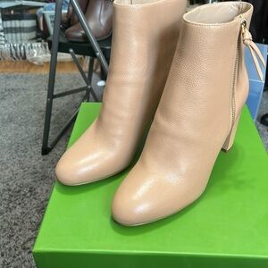 NWT-Kate spade pebbled calfskin boot